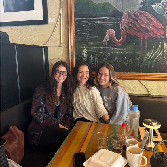 Meet your Posher, Jade - Picture 5 of 6